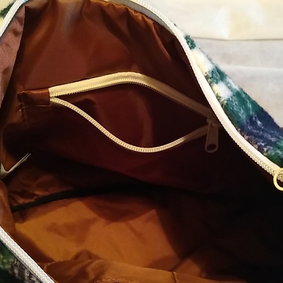 Satchel - Picture 8 of 8